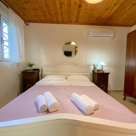 Holiday home Mariannas Traditional House