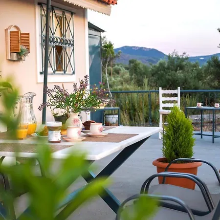Mariannas Traditional House Holiday home Avia